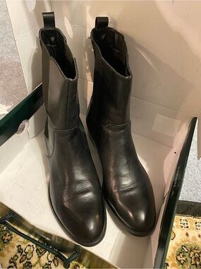 Ralph Lauren Women’s Black Leather Chelsea Boots